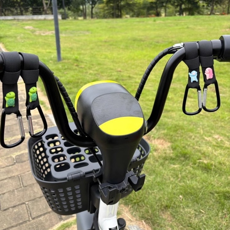 Gancho para coche eléctrico delantero universal sin perforaciones, almacenamiento multifuncional, batería, casco de bicicleta, bloqueo, dibujos animados lindos