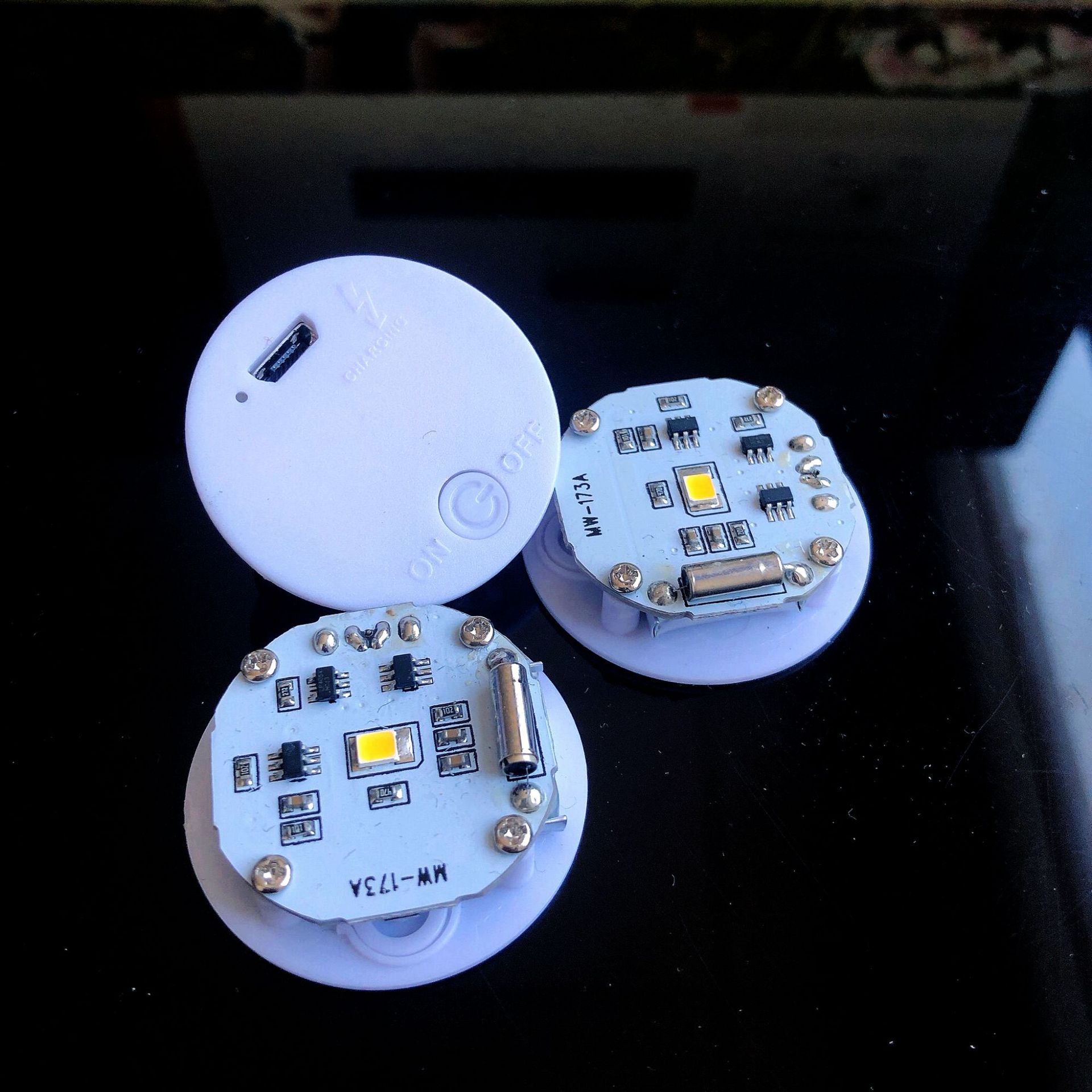 LED发光灯座 USB充电34MM圆形电池盒 发光拍拍灯底座玩具配件机芯