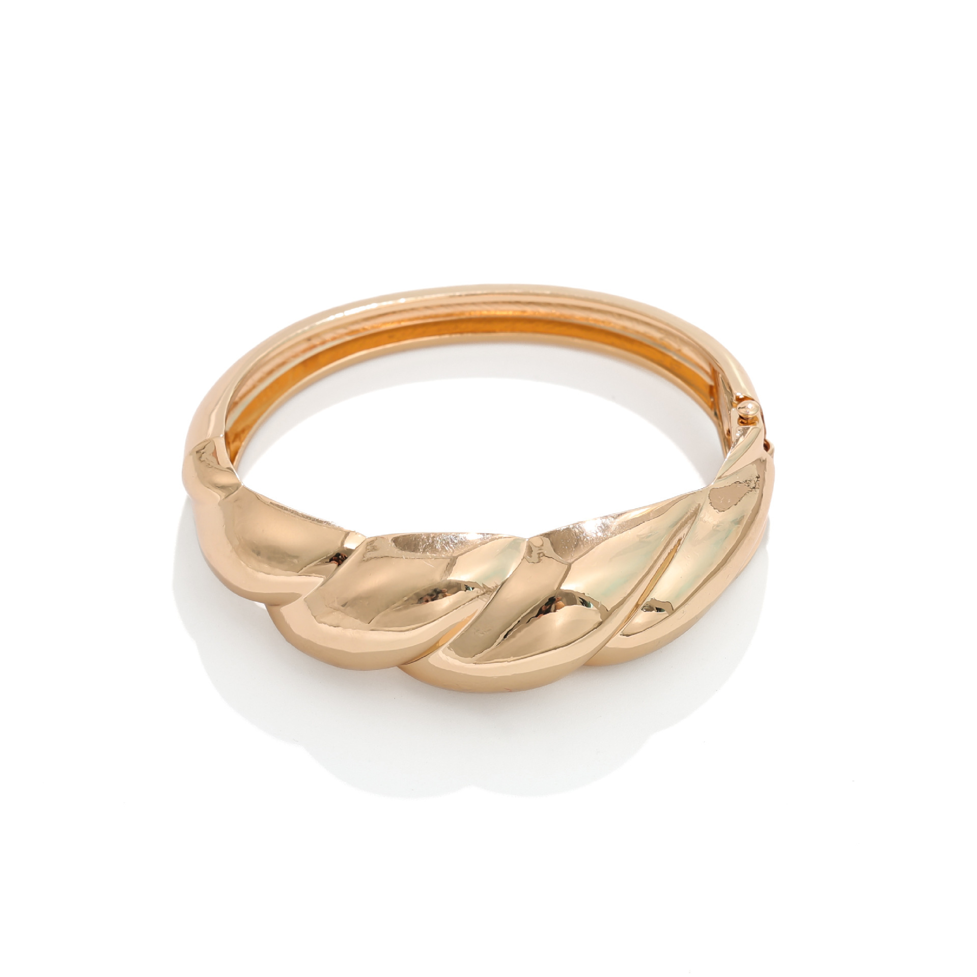 Brazalete de lujo ligero para mujer de estilo europeo y americano transfronterizo, pulsera de diseño brillante personalizada, pulsera retorcida, joyería de sentido avanzado de todo fósforo para mujer