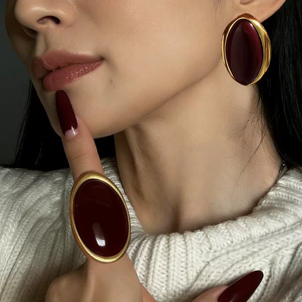 European and American Cross-Border Retro Exaggerated Red Gemstone Resin Ring, Fashionable Ins Metal Geometric Oval Wide Band Ring