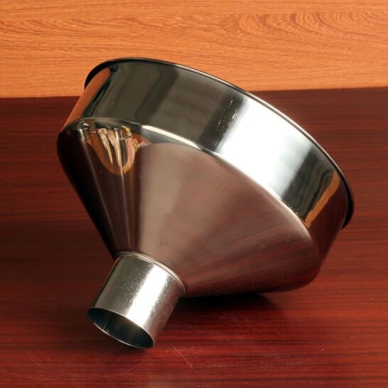 Large-diameter stainless steel industrial funnel, wine funnel, oil funnel, household thickened discharge funnel, fuel funnel