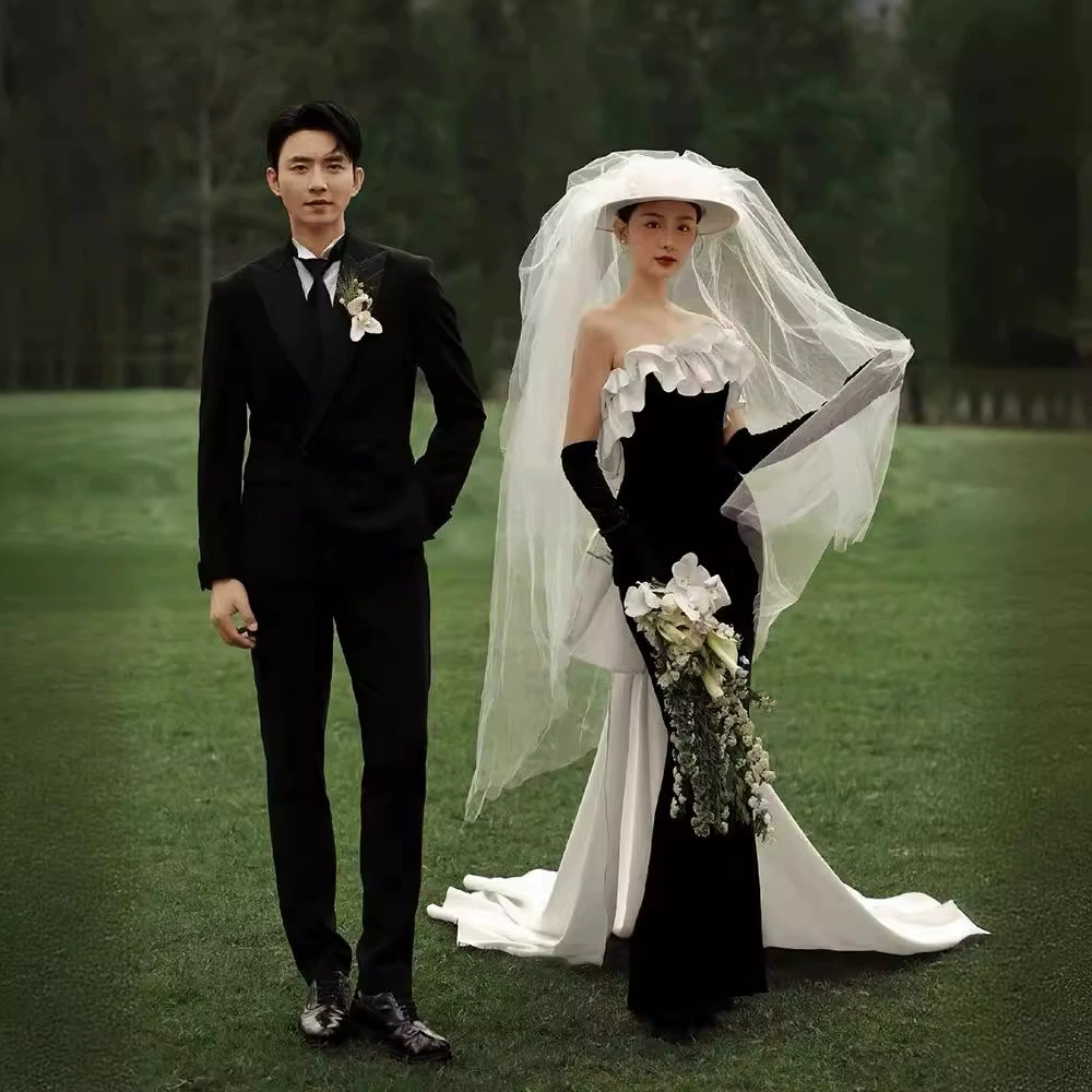 Elegant black velvet wedding dress with fish tail cut, photo session gown with accessories