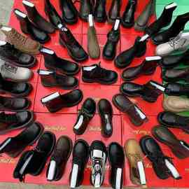 品牌尾货皮面马丁靴批发杂款女士马丁靴秋冬女中筒断码库存尾货