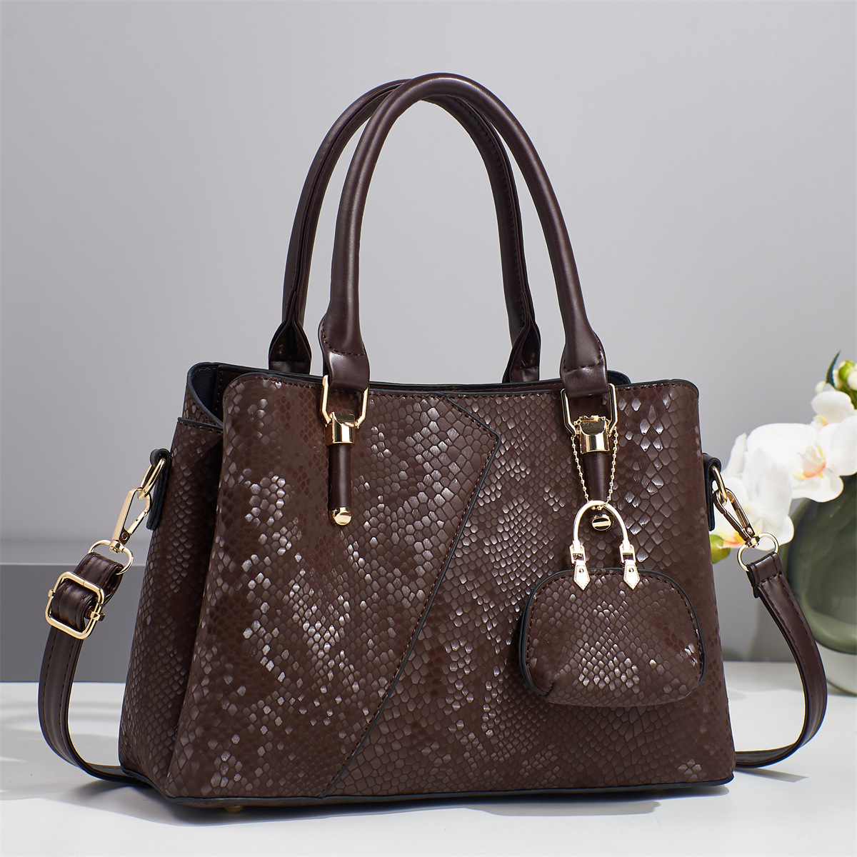 Hermoso bolso de hombro, bolso de mujer, bolso de mujer, temperamento universal, nuevo bolso coreano, moda para mujeres
