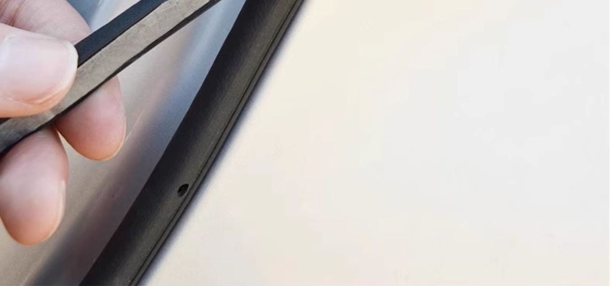 Car C- pillar sealing strip door gap sound insulation and noise reduction dustproof anti-abnormal noise anti-collision rubber strip modification accessories B