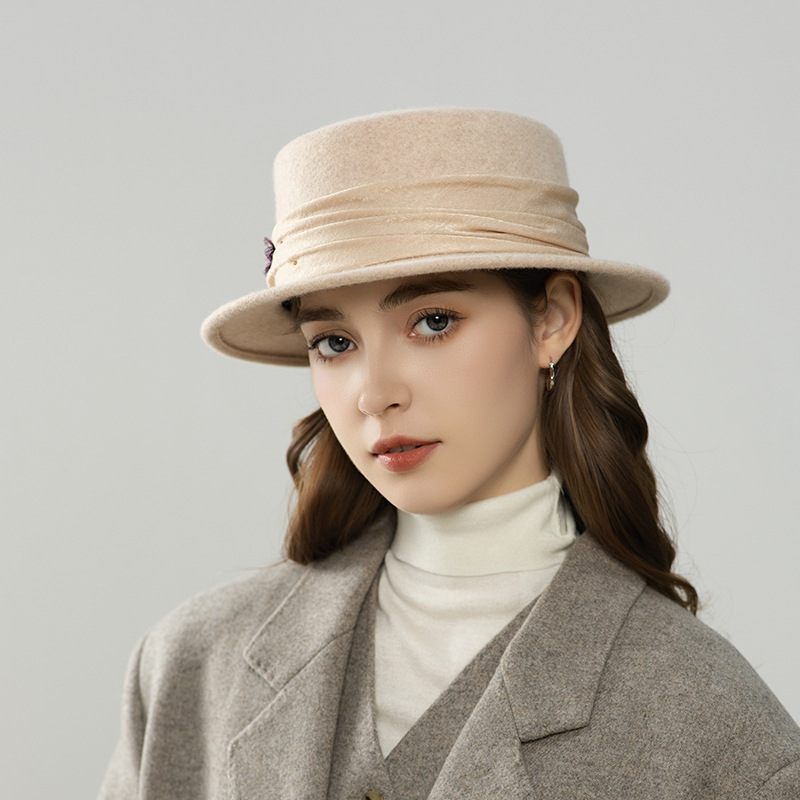 Mũ len beanie nữ phối satin hoa Pháp, phong cách thu đông — màu be