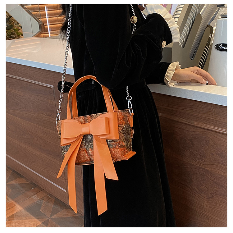 Women's Medium Pu Leather Bow Knot Streetwear Bowknot Zipper Shoulder Bag display picture 17