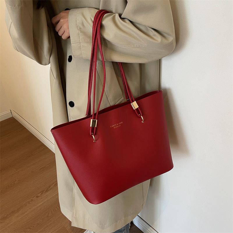 Cross-border large-capacity shoulder bag, fashionable and versatile women's bag, stylish commuter tote bag, simple red women's underarm bag Cross-border large-capacity shoulder bag, fashionable and versatile women's bag, stylish commuter tote bag, simple red women's underarm bag