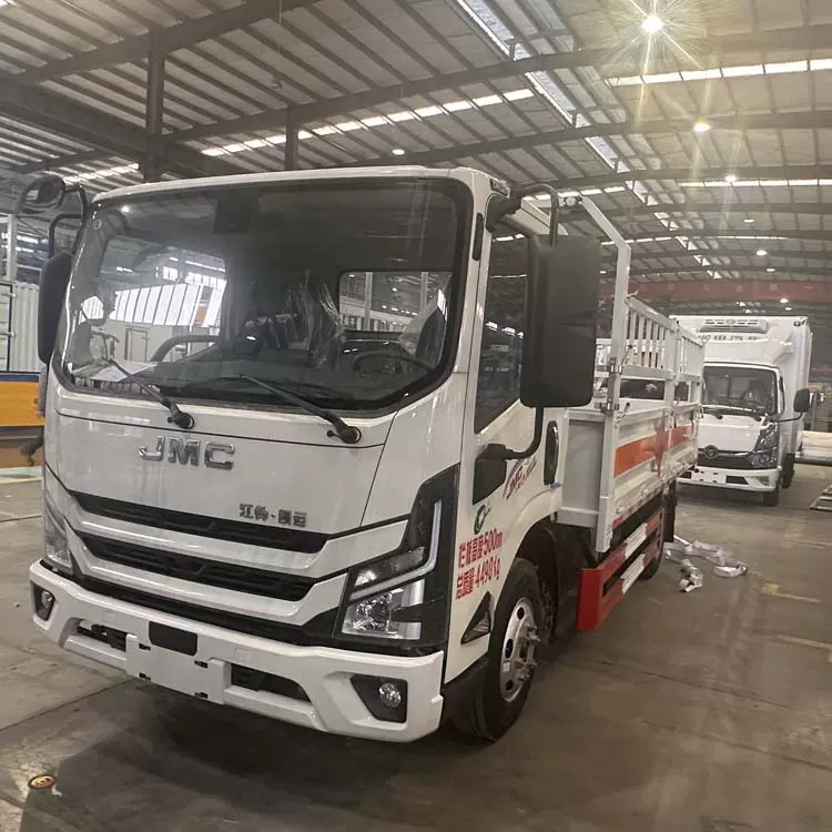 福田奥铃7米7危险品厢式车8类危险品厢式运输车厂家报价