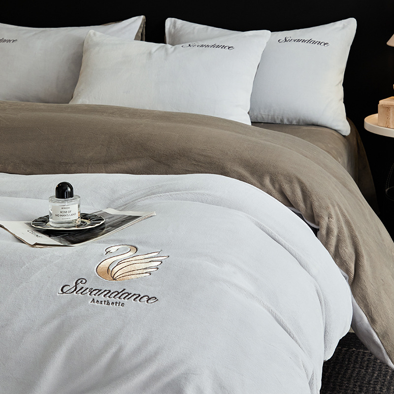 Invierno leche de terciopelo cama de cuatro piezas de doble cara coral bebé edredón cubierta sábanas de cama de cama de cama de cama de lana