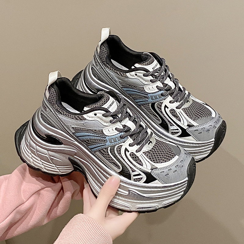 Barras reflectantes plateadas color combinado con zapatos de terciopelo de fondo grueso de invierno 2025 nuevos zapatos deportivos casuales de alta altura de panda