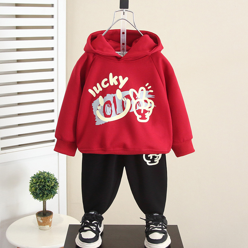 6152 Traje de otoño para niños 2025 otoño nuevo estilo de primavera y otoño para niños suéter con capucha de moda de dos piezas tesoro para hombres