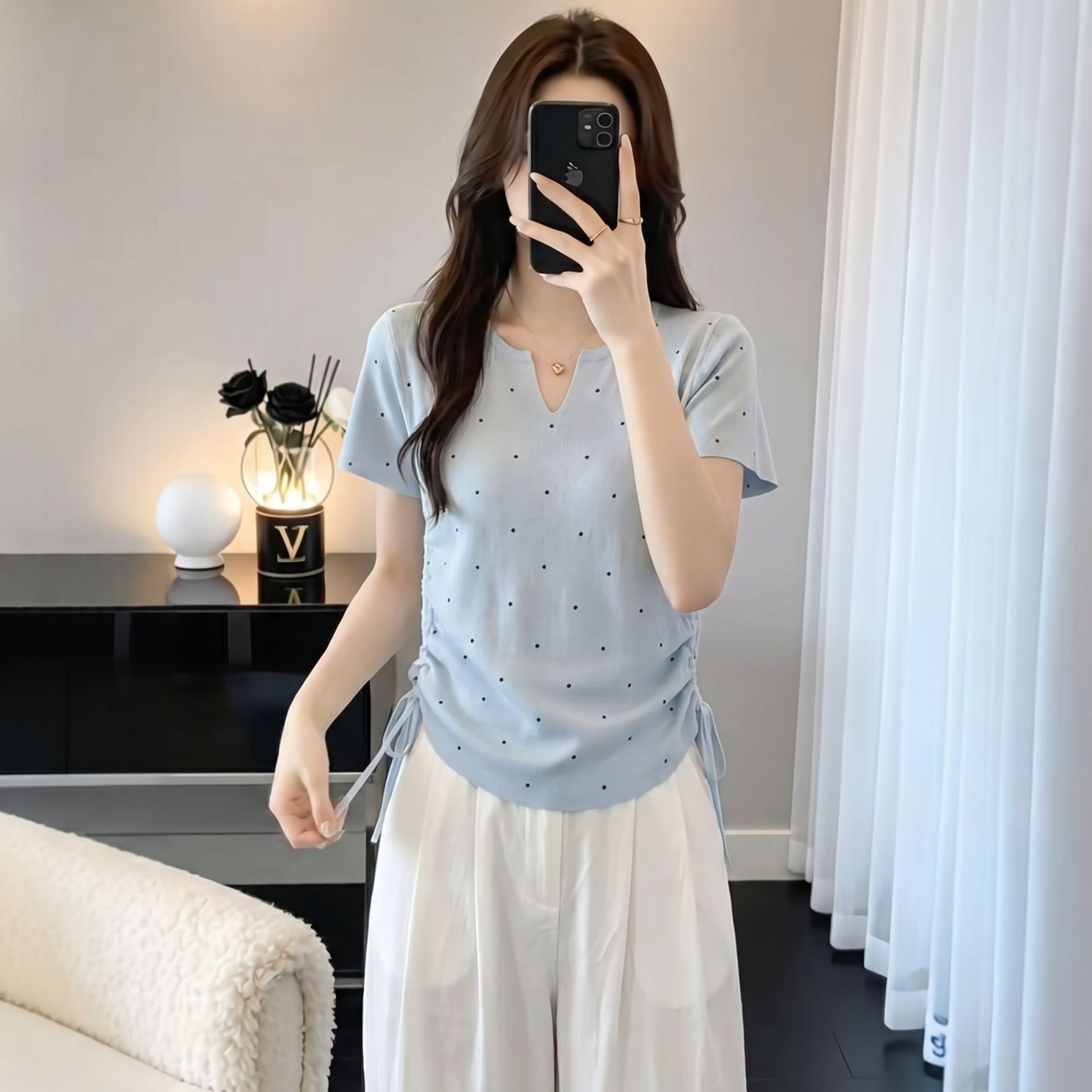 Áo thun nữ cổ V chấm bi tay ngắn rút eo size lớn — màu đen chi tiết 5