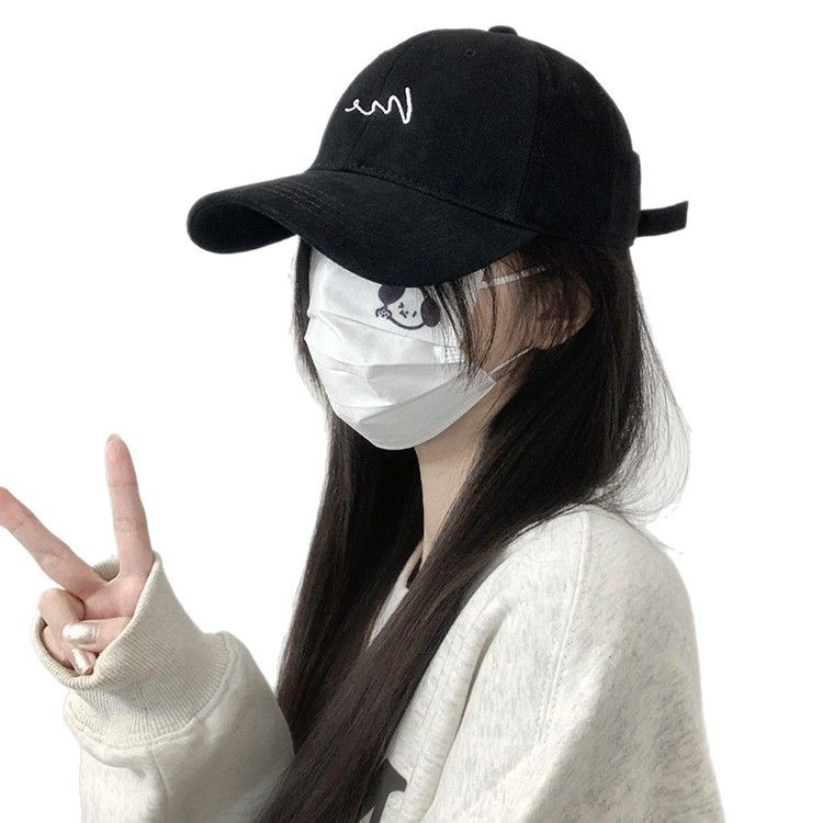 黒い野球帽の女性2025の新型は頭を大きくして顔を大きくします。|undefined