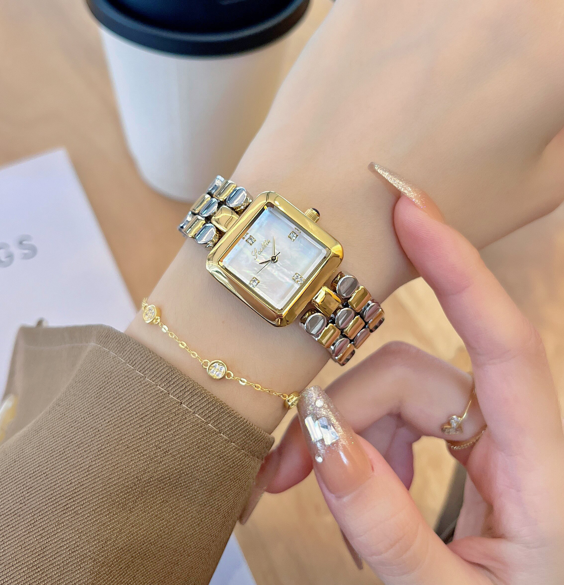Stainless Steel Strap Material Vintage Style Classic Style Geometric Butterfly Double Snap Quartz Watch Women's Watches