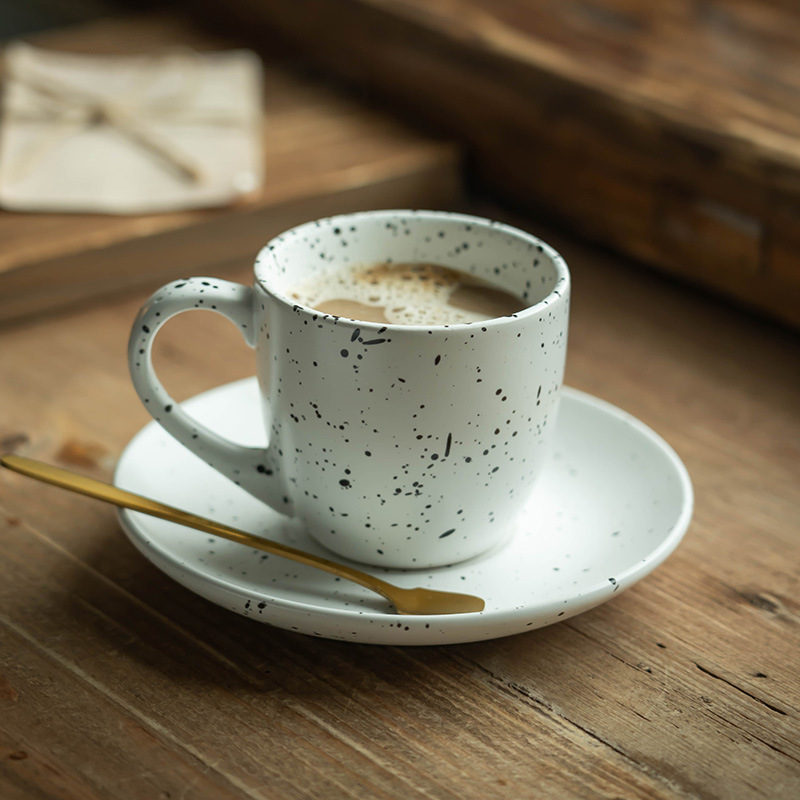 Taza de cerámica retro creativa Juego de tazas y platillos esmaltados de sésamo Té de la tarde Taza de café Plato Desayuno doméstico Taza de leche Taza de té