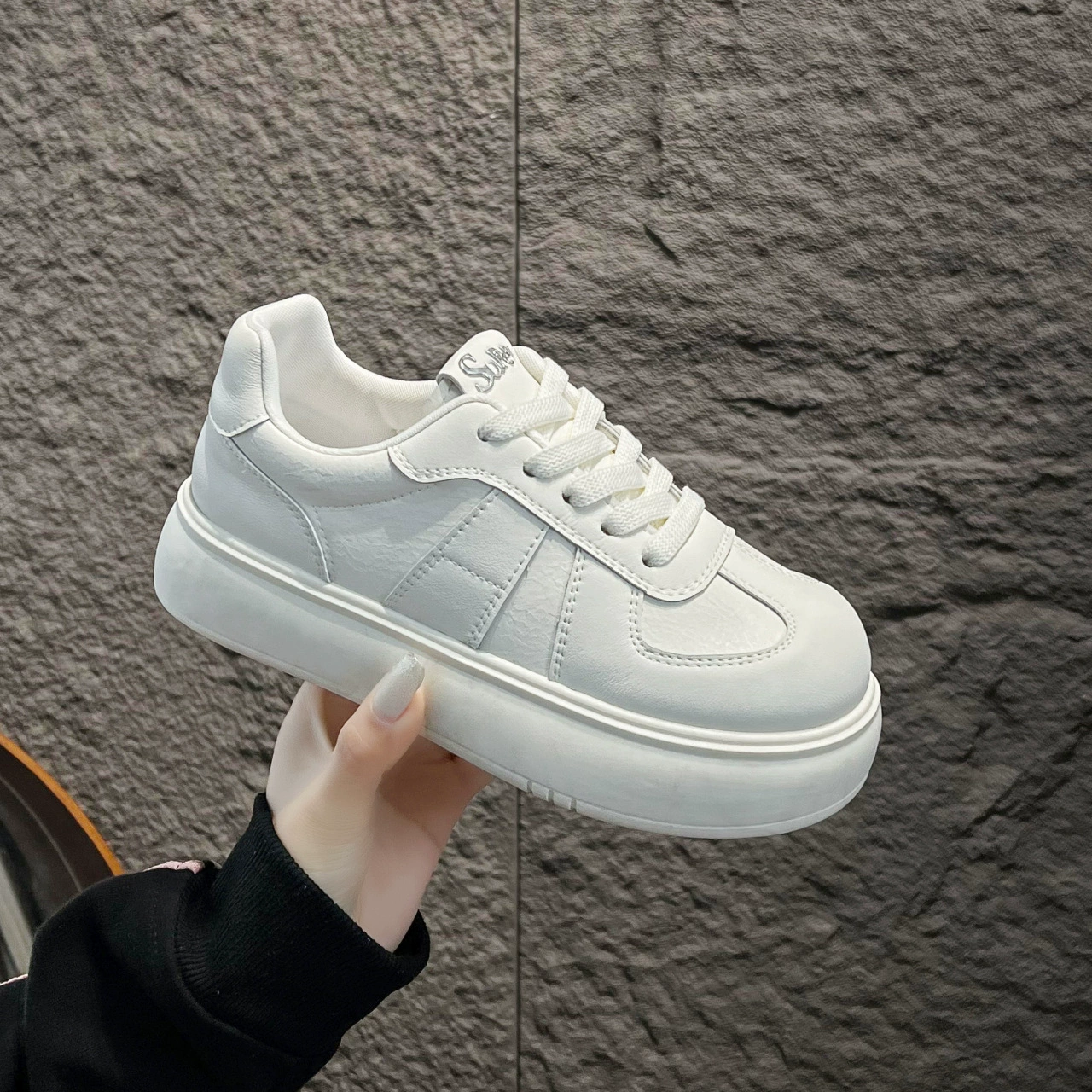 Толстая подошва кожаные маленькие белые туфли женская весна 2025 новый уродливый