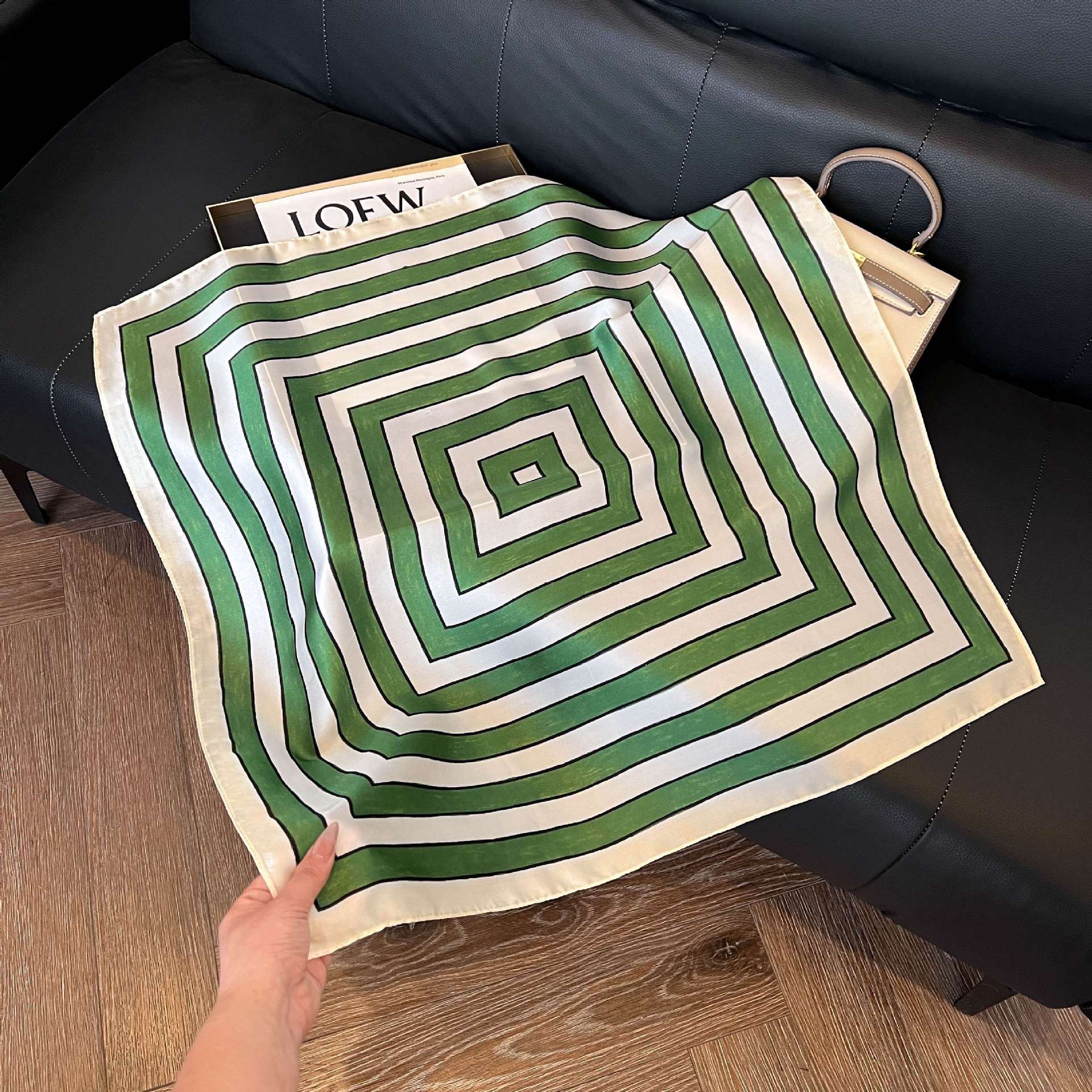 Transfronterizos nuevos bufandas de seda azul de alto nivel de seda cuadrada de simulación bufandas de moda de decoración de moda de combinación bolsa correa de pelo bufandas profesionales