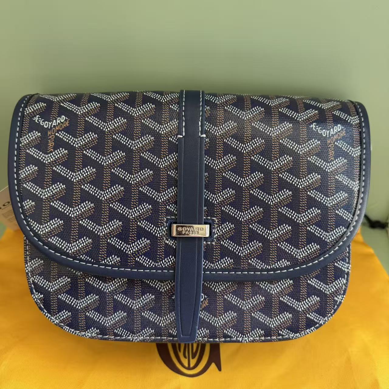 로얄 블루, 선물 상자 및 더스트백 포함