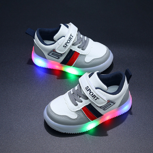 Children's Casual Shoes Spring and Autumn New Korean Version Magic Stick Soft Sole Children's Board Shoes with LED Light Up for Girls