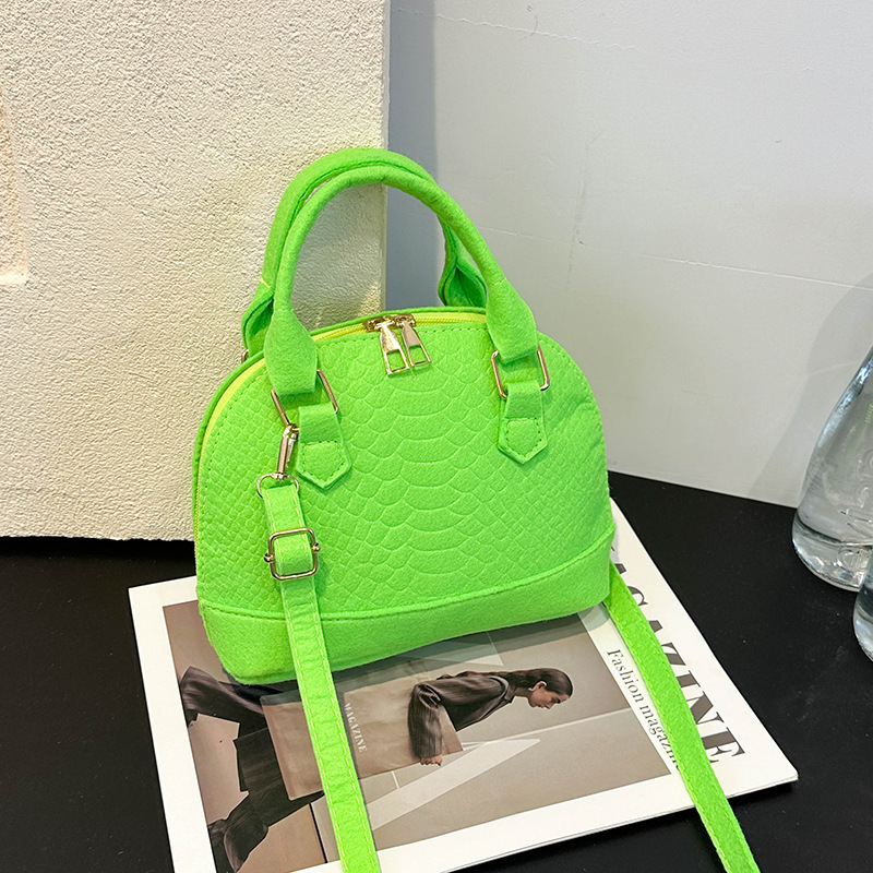 Bags for Women 2025 Spring New Korean Style Fashion Retro Portable Shell Bag Simple Casual Shoulder Crossbody Bag for Women Bags for Women 2025 Spring New Korean Style Fashion Retro Portable Shell Bag Simple Casual Shoulder Crossbody Bag for Women