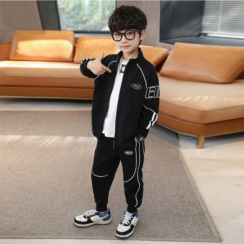 Ensemble de vêtements de sport pour garçons pour enfants 2024 Zhongda version coréenne de l'uniforme scolaire de sport pour enfants 2022 nouveau_voghion.com