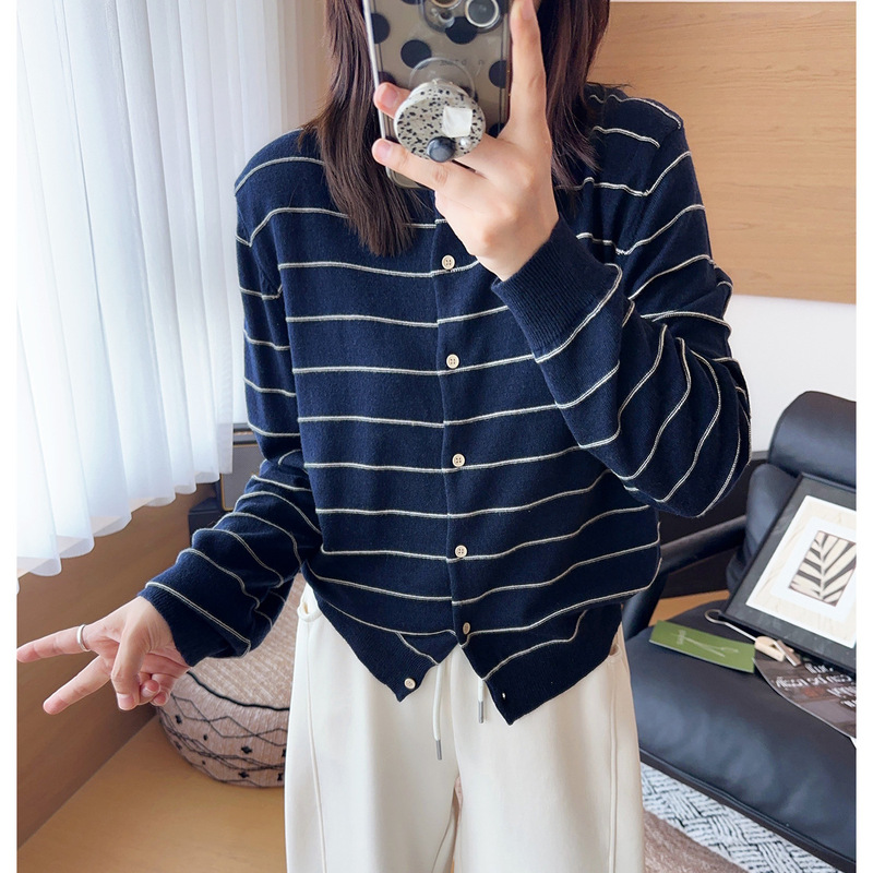 Same Style as the Celebrity Store! Early Autumn Classic Stereo Exquisite Wool Blend Stripesd Knitted Cardigan for Women Same Style as the Celebrity Store! Early Autumn Classic Stereo Exquisite Wool Blend Stripesd Knitted Cardigan for Women