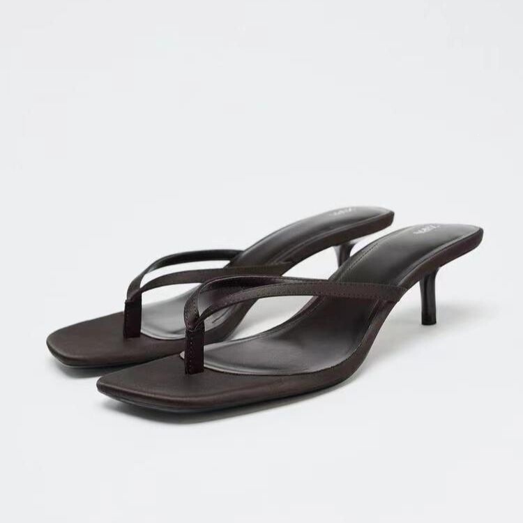 2026 Fairy Beach Black Crocodile Pattern Spring New Square-Toe High-Heeled Flip-Flops French Style Super Soft Stackable Hot-Selling Model 2026 Fairy Beach Black Crocodile Pattern Spring New Square-Toe High-Heeled Flip-Flops French Style Super Soft Stackable Hot-Selling Model