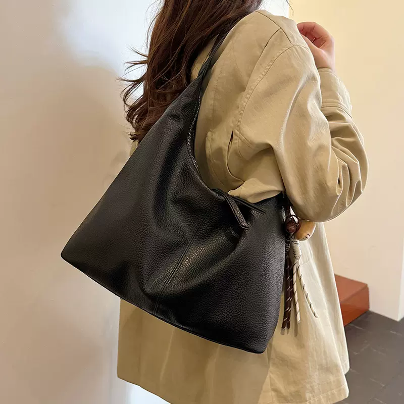 单肩包包女秋季2025新款跨境潮流韩版托特包学生书包大容量通勤包