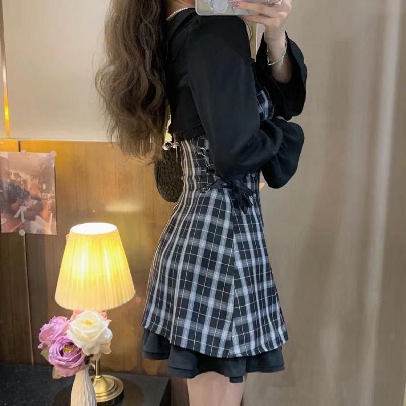 2023 봄 새로운 대형 여성 의류 통통녀 흑백 격자 슬링 원피스 타이트한 허리 슬리밍 러플 A 라인 스커트
