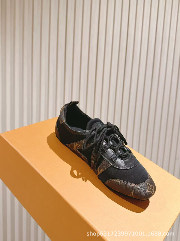 女性用の本革の最高級トレーニングシューズ、レトロな通勤用フラットスポーツカジュアルシューズ、スターの同じスタイルのフォレスト・ガンプシューズ|undefined