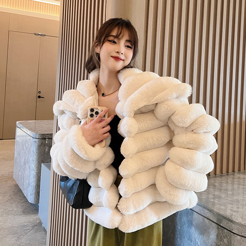 Sweet horizontal stripe cut groove square collar fur coat, fashionable and elegant young style thickened imitation fur top for women