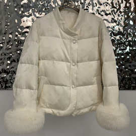 秋冬新款国风狐狸毛袖口立领短款鹅绒服女重工浮雕提花外套时尚