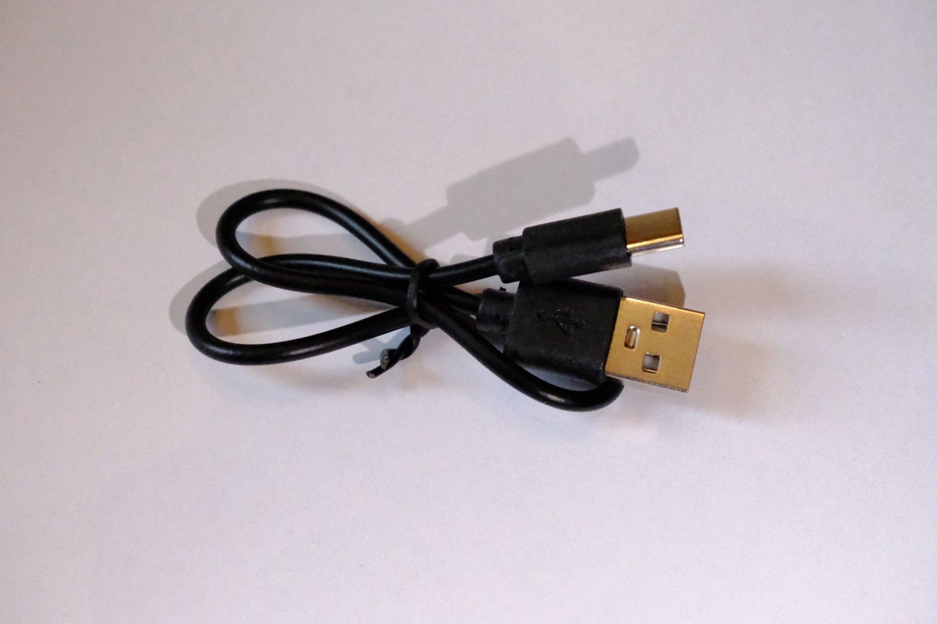 Şarj kablosu Küçük cihazlar, Bluetooth kulaklıklar, hoparlörler, evrensel kablo için uygun USB şarj kablosu Tip-C