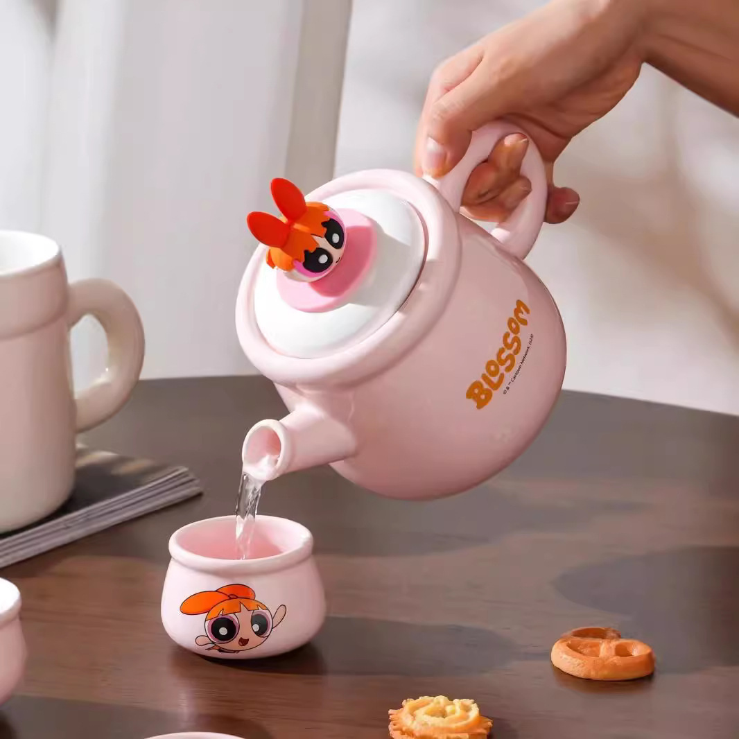 Ceramic teapot, cartoon set