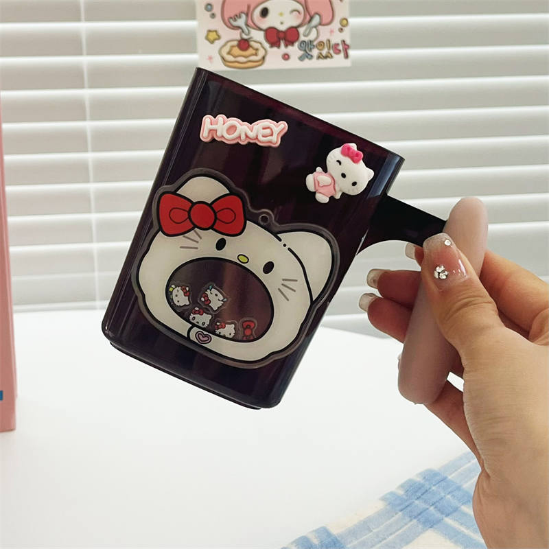 Hello kitty, mouthwash