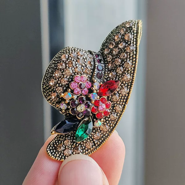 2025 Korean Style New Alloy Corsage Diamond Sun Hat Ancient Gold Brooch Versatile Clothing Accessories