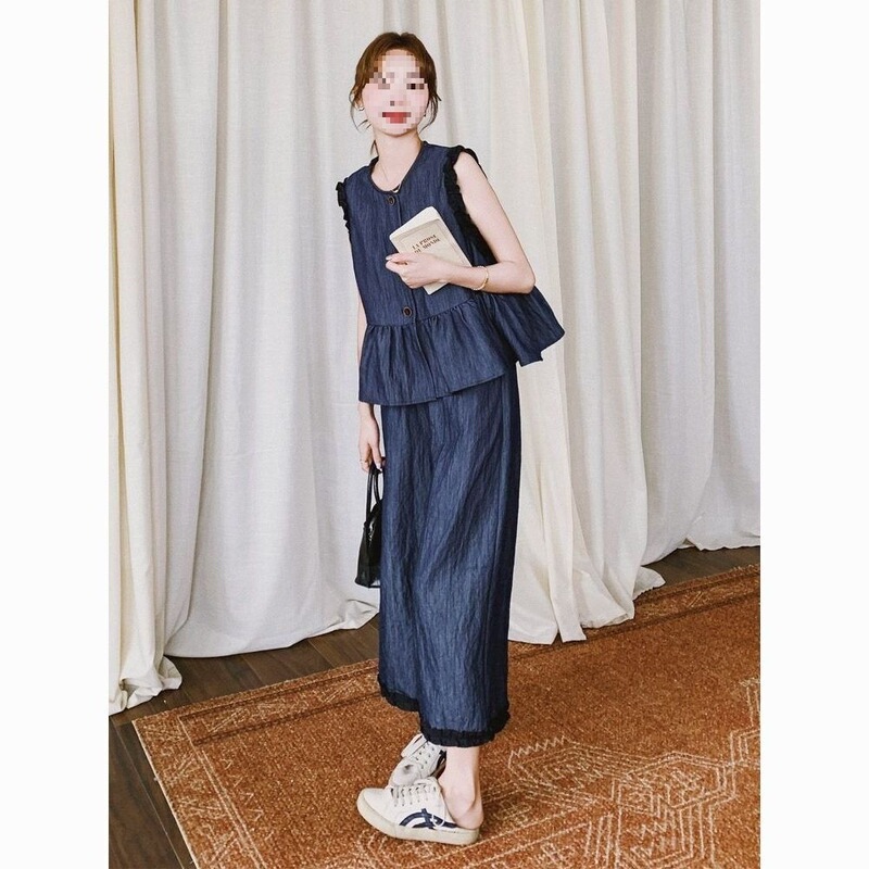 Resort Style Flutter-Sleeve Denim Top and Wide-Leg Pants Set for Women, 2026 Summer New Hot Item, Super Stylish
