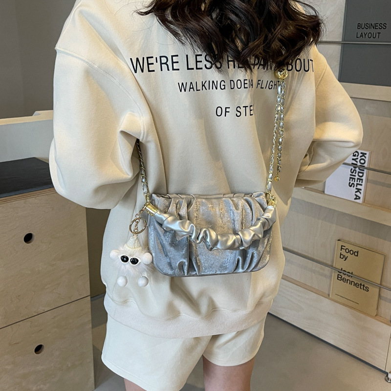 New Women's 2024 Fashion Trend Crossbody Versatile Casual Chain Shoulder Solid Color Handheld Folded Bag_voghion.com