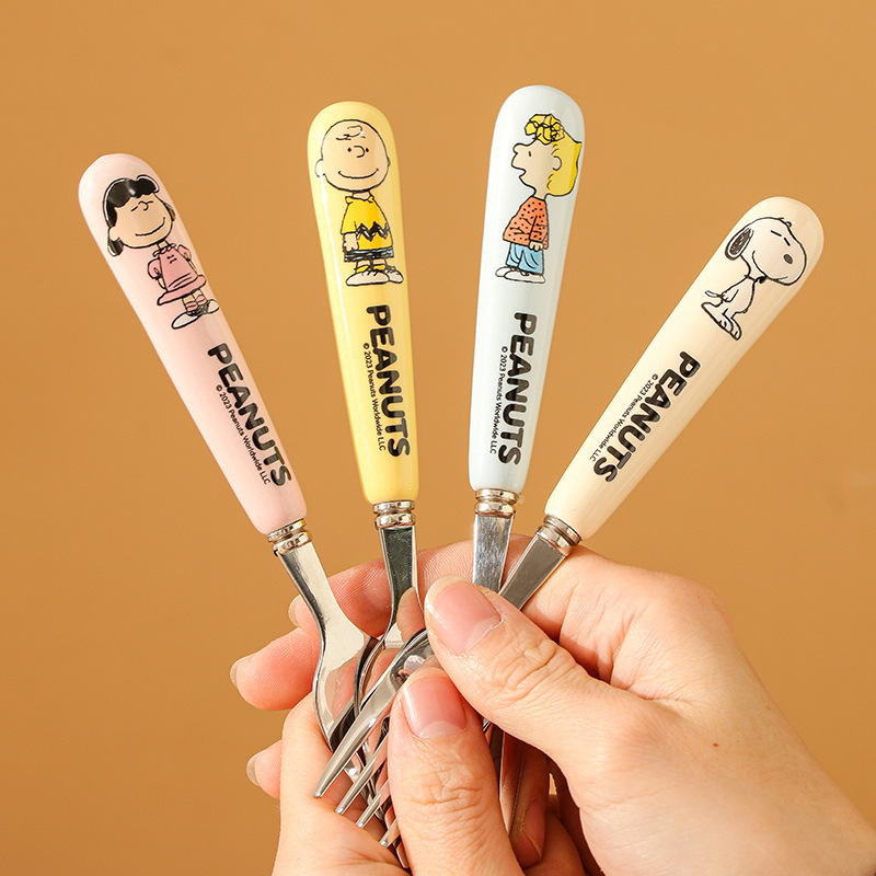 Oficial DE BIENES genuinos Snoopy cuchara de acero inoxidable hogar de cerámica para niños lindo de alto aspecto cuchara Tenedor de fruta