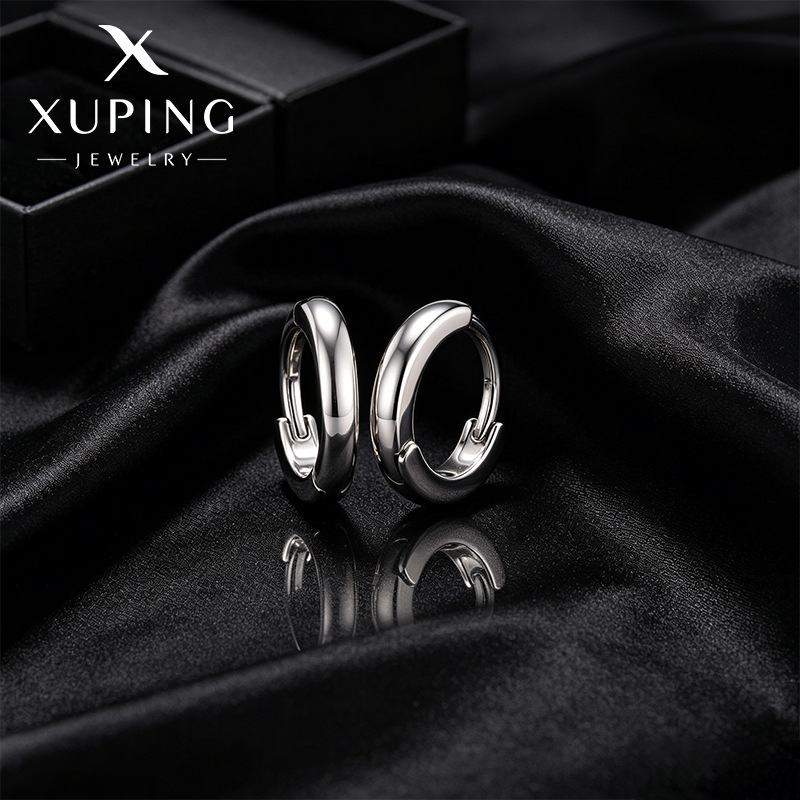 Xuping simple apertura geométrica círculo de auriculares de moda transfronteriza europa y americana pendientes de aleación de cobre chapado en blanco pendientes