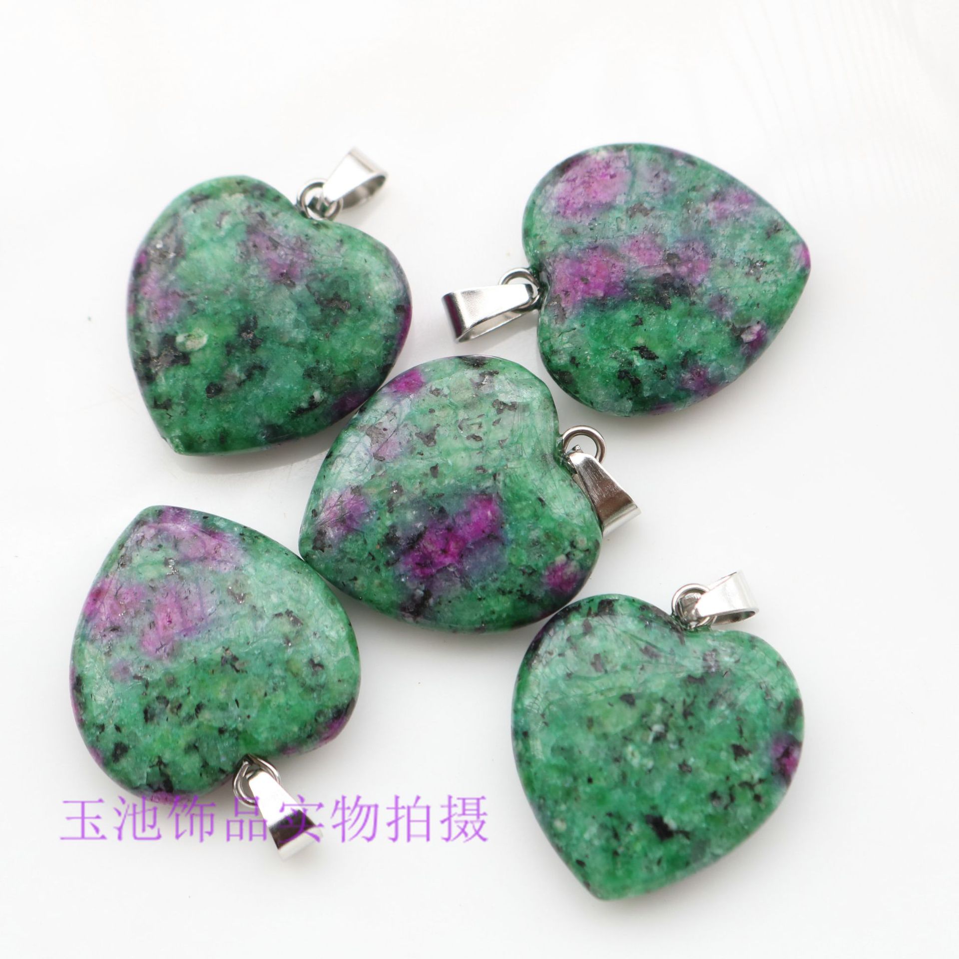 Venta transfronteriza de amor amor amor amoroso colgante verde Dongling pequeño corazón de melocotón colgante orejas accesorios diy