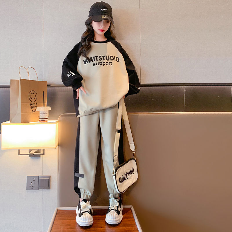 Girls' Autumn Sports Suit 2024 New Style, Stylish and Chic, Two-Piece Sweatshirt Set for Middle and Large Children, Spring and Autumn