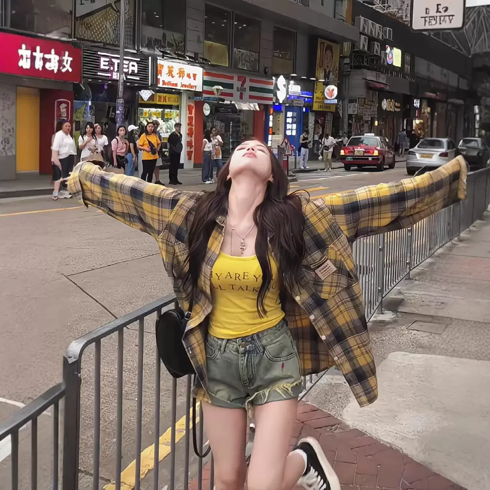 复古港风黄色格子衬衫女春夏设计感小众宽松长袖衬衣外套春秋上衣
