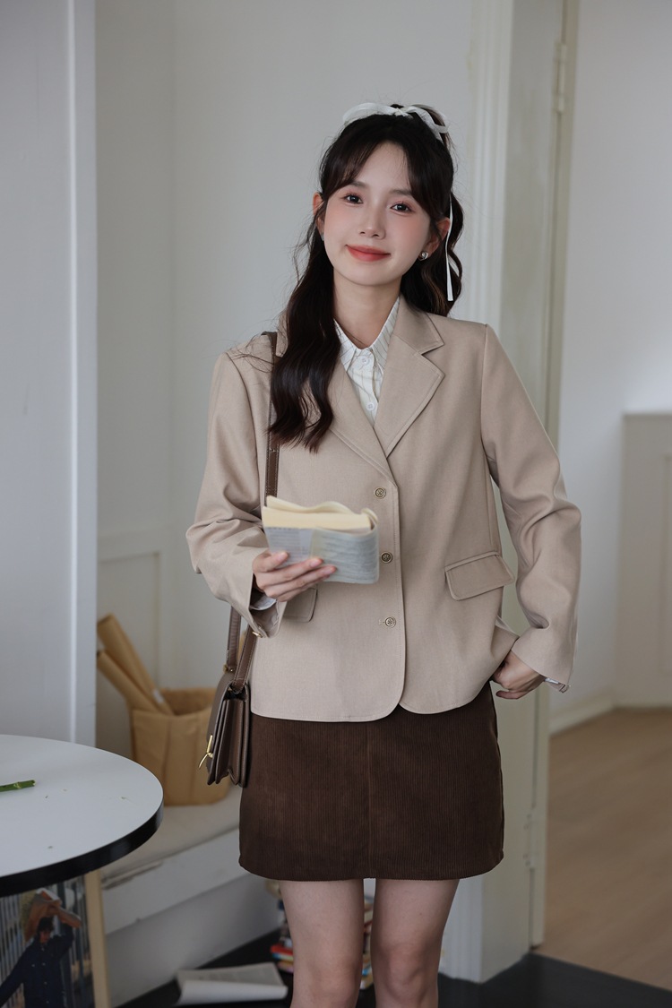 Simple French-style Short High-end Elegant For Women, New Spring Collection, Versatile Blazer With A Suit Collar_ecoleips.com