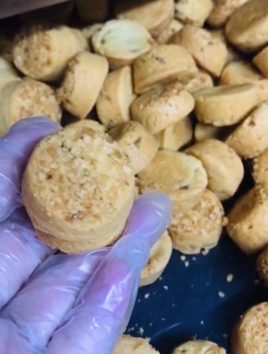 Small mooncakes, coconut flavored small pineapple cakes, Xiamen souvenirs, bulk mini pineapple cakes, wedding cakes, factory direct sales