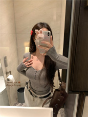 韩系漂亮小上衣穿搭纯欲长袖T恤女秋季辣妹修身显瘦打底短款上衣