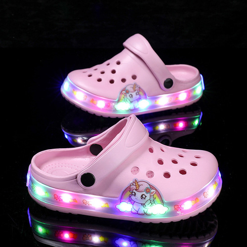 Summer Kids LED Light-Up Cartoon Slippers with Water-Resistant and Slip-Resistant Design, Breathable for Girls and Boys, with Hole Design for Beach and Pool Use