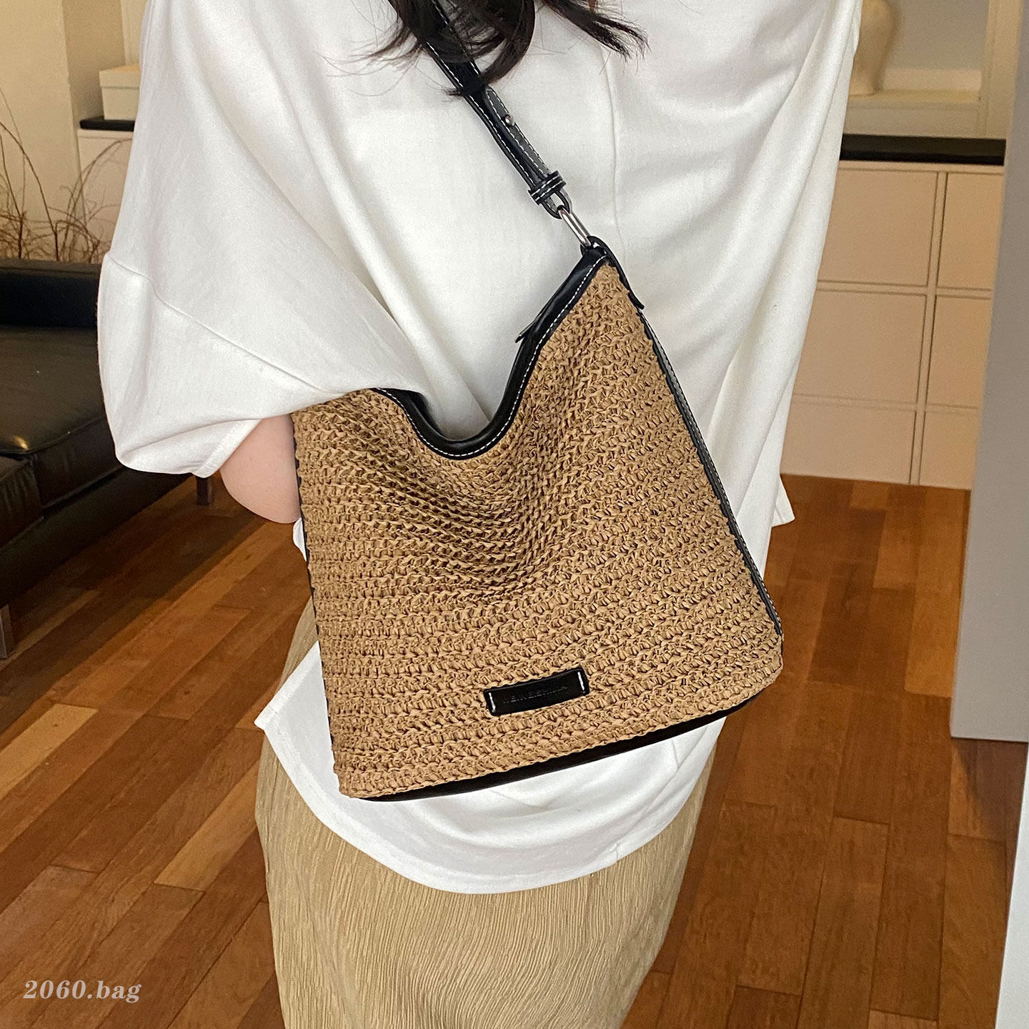 2026 bolsas de verano de tejido para mujeres nuevas bolsas de mochila de paja bolsas de bolsas de gran capacidad de transporte de hombro popular