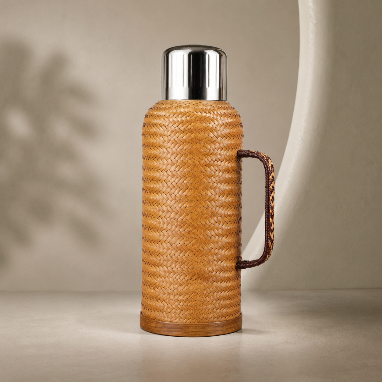 Bamboo woven thermos cup, 316 stainless steel, mechanical temperature display, handmade lacquer thermos cup, large capacity, perfect for autumn and winter gifts.